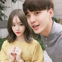 微信情侣头像 “后来熬夜成瘾 也习惯了没人关心”