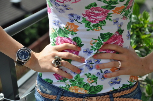 夏季女生意境微信高清图片 我在等一个有缘的人