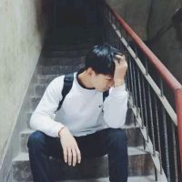微信男生头像 孤独和天黑都很美