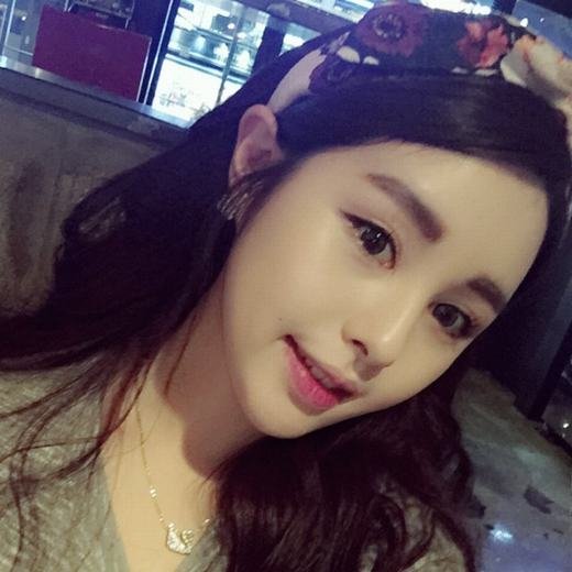 90后美女素颜微信高清图片 清纯迷人