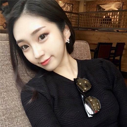 90后美女素颜微信高清图片 清纯迷人