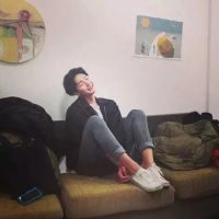 微信男生头像 孤独和天黑都很美