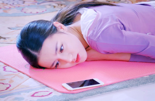 唯美漂亮美女微信高清图片 很安静很温柔