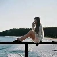 微信情侣头像 “能有一个看出我的难过哄我开心的人就够了