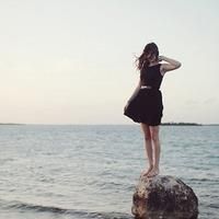 微信唯美女生头像海边只是我喜欢，却忘了你不喜欢