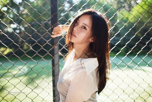 漂亮女生生活照写真微信高清图片 一笑百媚