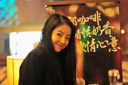 漂亮女生生活照写真微信高清图片 一笑百媚