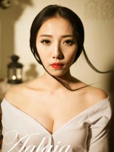 微信性感美女头像 诱惑的白