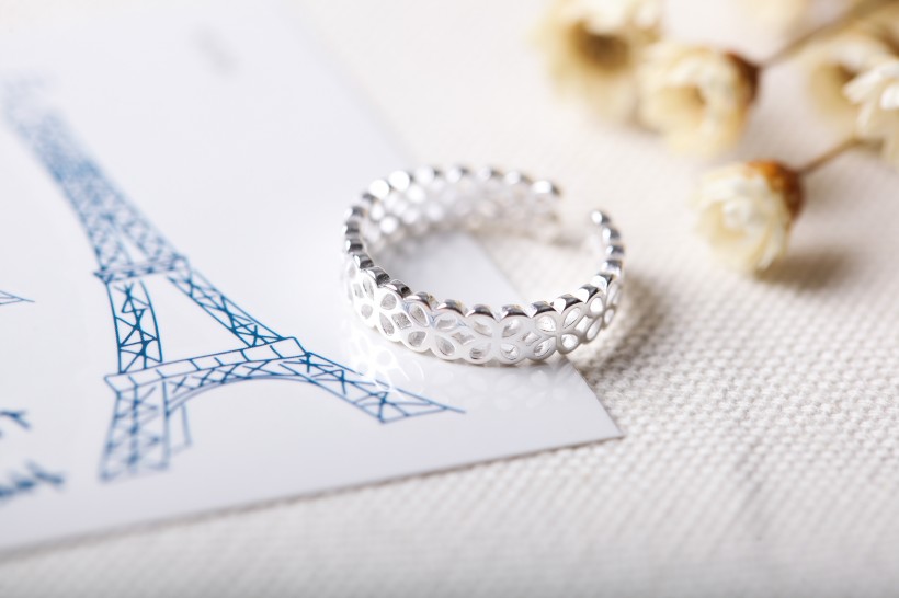 银戒指微信高清图片 爱情的象征物