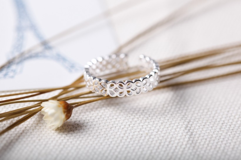 银戒指微信高清图片 爱情的象征物