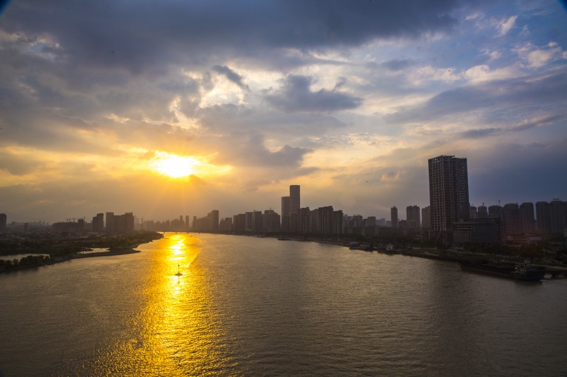 唯美的日落微信高清图片 夕阳西下