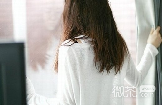 非主流伤感美女微信高清图片 想念是会呼吸的疼！