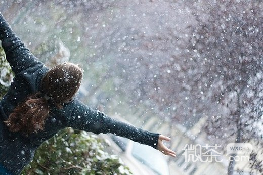 非主流伤感美女微信高清图片 想念是会呼吸的疼！