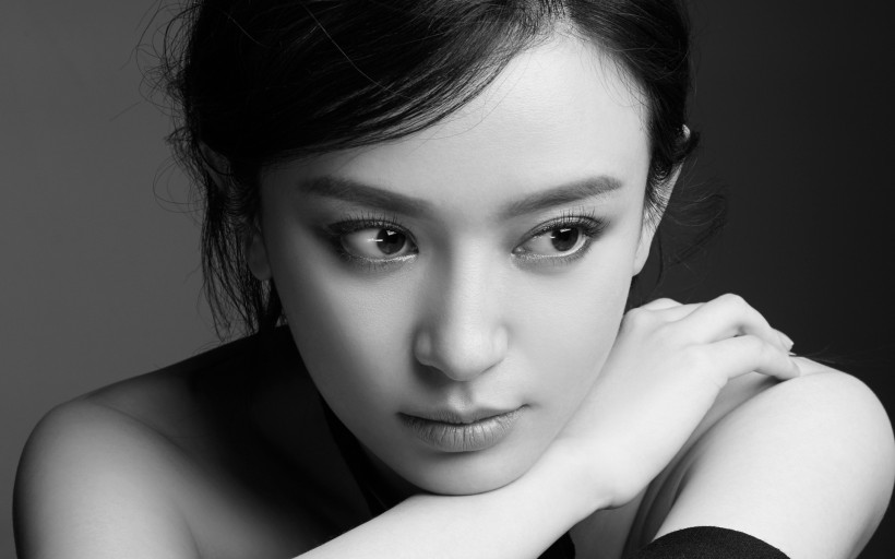 演员施诗写真微信高清图片 出演好莱坞电影《绝地逃亡》。