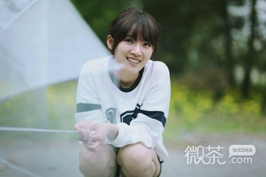 阳光清纯微笑唯美意境美女微信图片 绽放甜甜笑容
