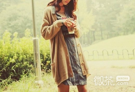 自娱自乐的孤独女子微信图片 我只是希望向你伸出双手