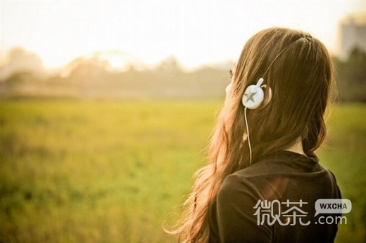 非主流伤感美女微信高清图片 想念是会呼吸的疼！