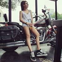 微信女生头像 喜欢我就说万一憋坏了肿么办 嗯？