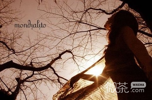 非主流伤感美女微信高清图片 想念是会呼吸的疼！