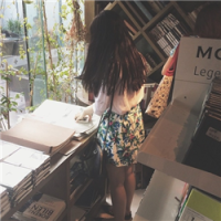 侧脸唯美女生微信头像 我收拢了梦想的翅膀