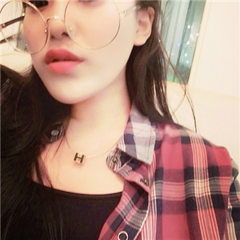 长发妹子性感微信头像 爱到地昏天黑都无所谓