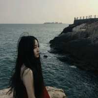 经典伤感的女生头像 痛苦只是一种仪式