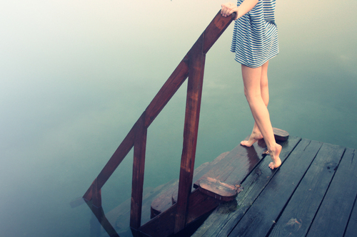 见尽了云涌风起 还怎么舍得放下你