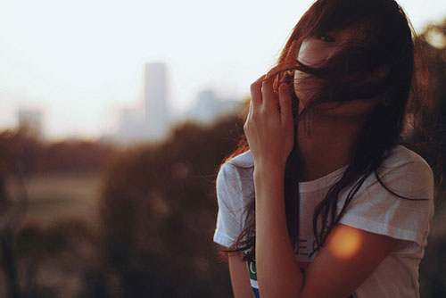 见尽了云涌风起 还怎么舍得放下你