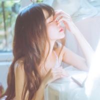 90后美女头像小清新好看的 一扇窗隔着一个寂夜