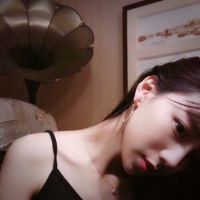 90后美女头像小清新好看的 一扇窗隔着一个寂夜