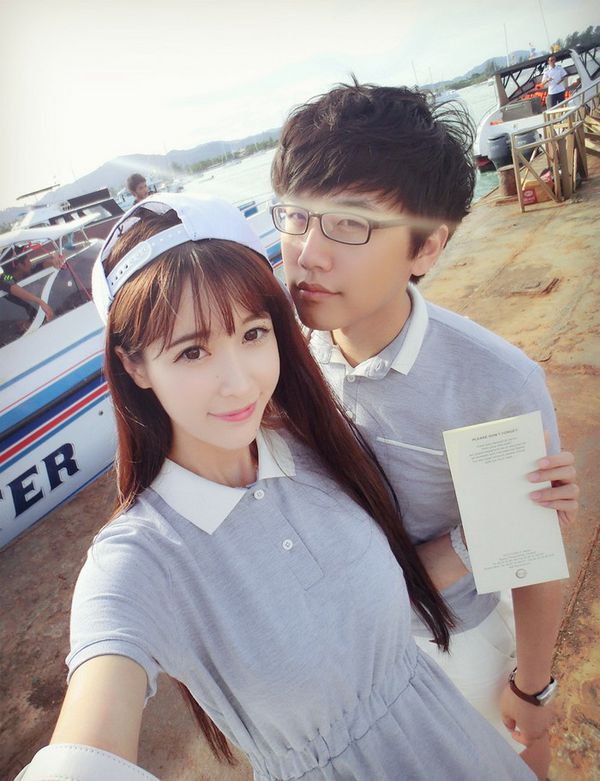 秀恩爱的情侣装幸福意境图片 曾如痴如醉的爱情，却已貌合神离