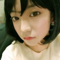 我们隔着一颗心的距离_意境伤感女生微信头像