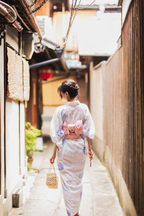 女生手机壁纸小清新 姿色诱人的美人