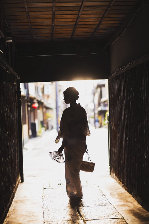 女生手机壁纸小清新 姿色诱人的美人