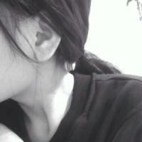 2017黑白微信头像最新版 你该如何回忆我带着笑或是很沉默