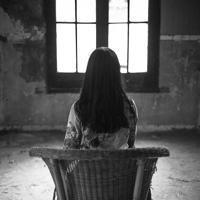 2017黑白微信头像最新版 你该如何回忆我带着笑或是很沉默