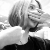 2017黑白微信头像最新版 你该如何回忆我带着笑或是很沉默