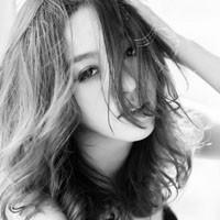 2017黑白微信头像最新版 你该如何回忆我带着笑或是很沉默