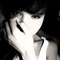 2017黑白微信头像最新版 你该如何回忆我带着笑或是很沉默