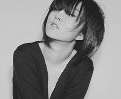 只是过于疲惫所以才会患得患失_非主流欧美风格微信头像