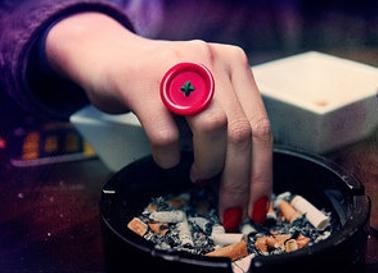 欧美非主流情感图片:给出去的爱,不曾后悔过