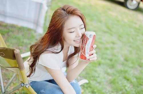 优美阳光气质女生意境美图 别再割裂我的心，别再撕毁我的爱情