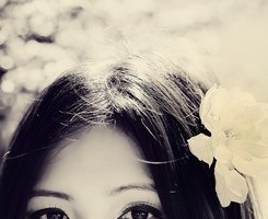 只是过于疲惫所以才会患得患失_非主流欧美风格微信头像