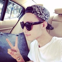 比较时尚帅气优雅的男生头像 曲一首烟花笑谱一曲离别伤