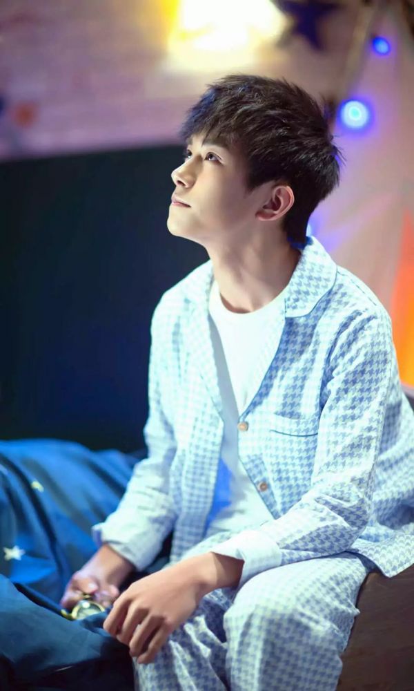 小哥哥怎么可以辣么帅