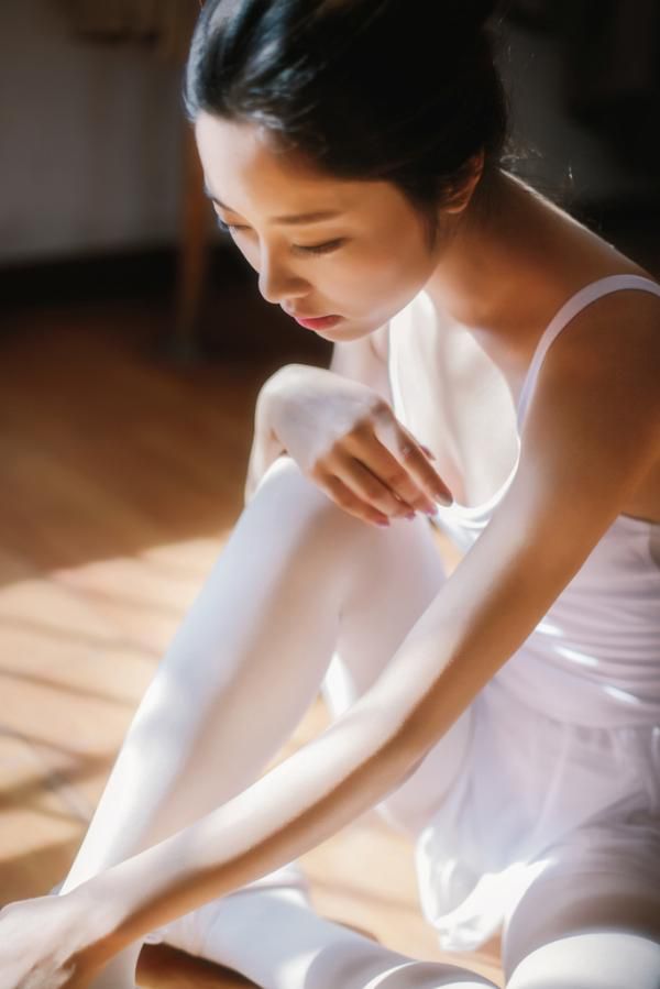 忧伤的舞女意境空间情感图片 深情到无药可解,我只好带伤续爱
