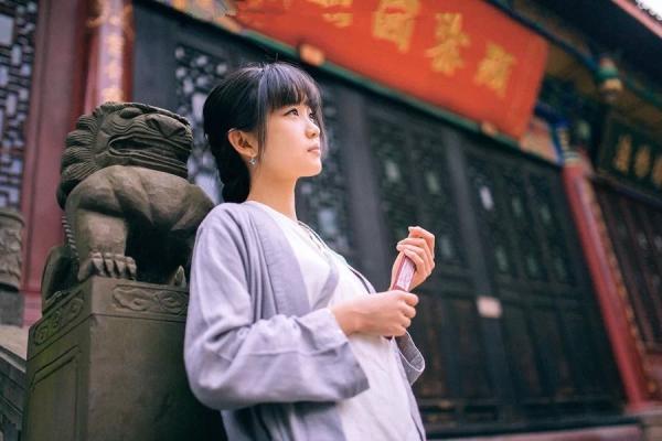 小忧伤复古意境长头发女生图片 离开你是对是错,全凭时光来言说