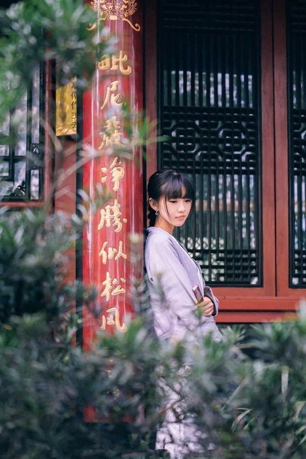 小忧伤复古意境长头发女生图片 离开你是对是错,全凭时光来言说