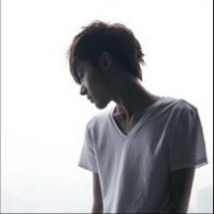 英俊韩范的男生个性微信头像_撑把小晴伞等半个红颜