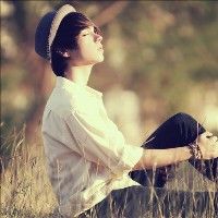 英俊韩范的男生个性微信头像_撑把小晴伞等半个红颜